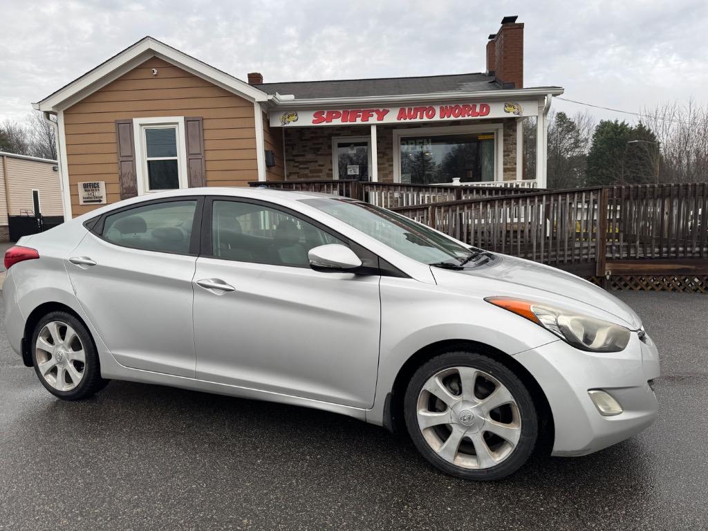2011 Hyundai Elantra Limited's photo